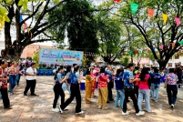 LINE_ALBUM_รดน้ำขอพรท่านรอง_260408_101