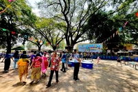 LINE_ALBUM_รดน้ำขอพรท่านรอง_260408_103