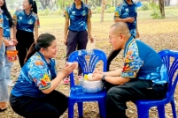 LINE_ALBUM_รดน้ำขอพรท่านรอง_260408_14