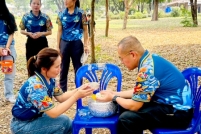 LINE_ALBUM_รดน้ำขอพรท่านรอง_260408_15