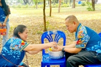 LINE_ALBUM_รดน้ำขอพรท่านรอง_260408_23