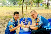 LINE_ALBUM_รดน้ำขอพรท่านรอง_260408_33