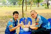 LINE_ALBUM_รดน้ำขอพรท่านรอง_260408_35