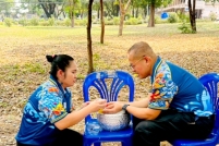 LINE_ALBUM_รดน้ำขอพรท่านรอง_260408_36