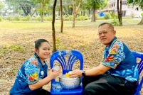 LINE_ALBUM_รดน้ำขอพรท่านรอง_260408_48