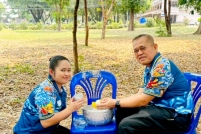 LINE_ALBUM_รดน้ำขอพรท่านรอง_260408_49