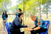 LINE_ALBUM_รดน้ำขอพรท่านรอง_260408_5