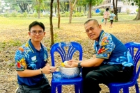 LINE_ALBUM_รดน้ำขอพรท่านรอง_260408_64