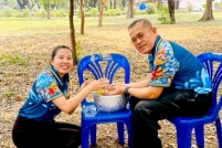 LINE_ALBUM_รดน้ำขอพรท่านรอง_260408_73