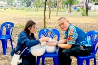 LINE_ALBUM_รดน้ำขอพรท่านรอง_260408_92