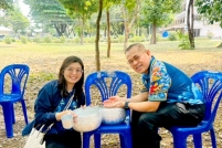 LINE_ALBUM_รดน้ำขอพรท่านรอง_260408_99